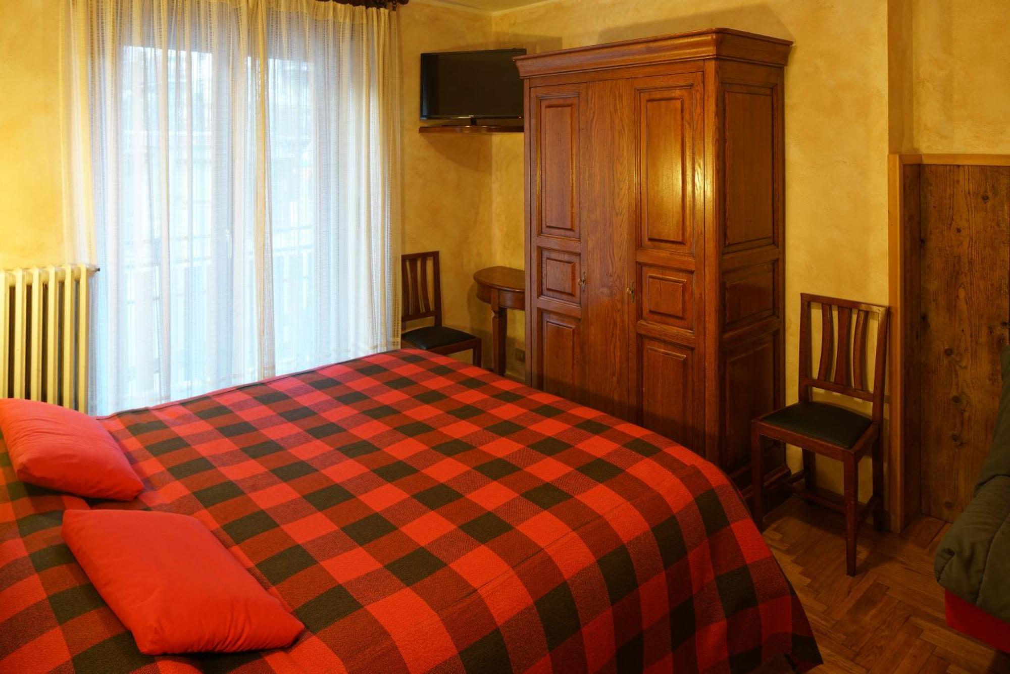 Hotel Al Caminetto ヴァルトゥルナンシュ エクステリア 写真