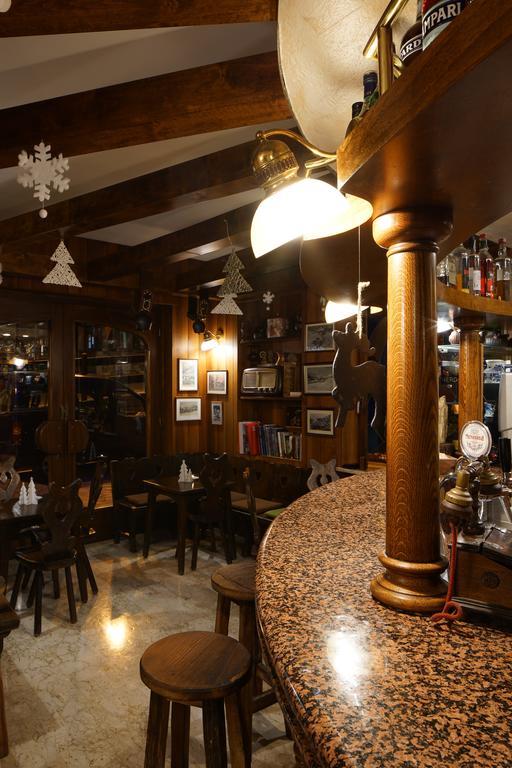 Hotel Al Caminetto ヴァルトゥルナンシュ エクステリア 写真
