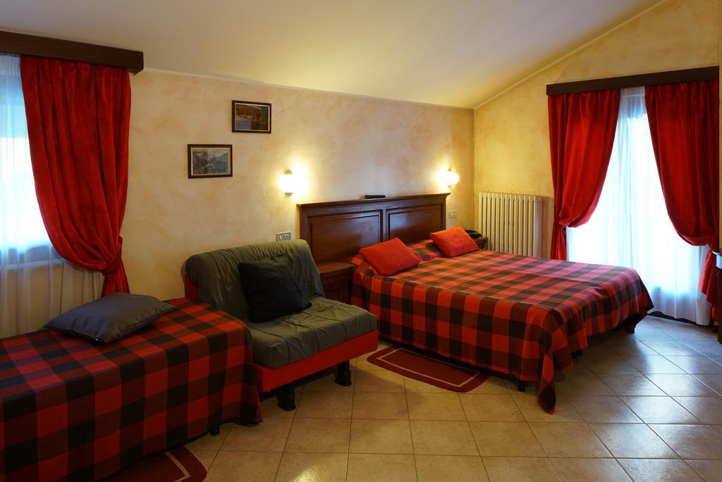 Hotel Al Caminetto ヴァルトゥルナンシュ エクステリア 写真
