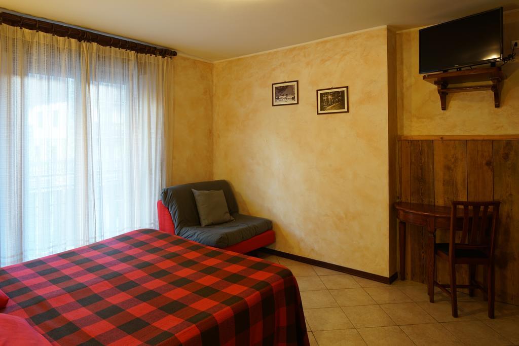 Hotel Al Caminetto ヴァルトゥルナンシュ エクステリア 写真