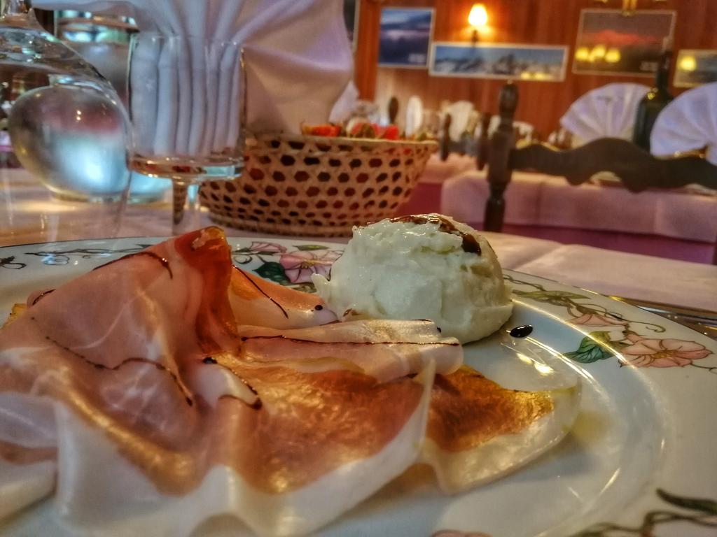 Hotel Al Caminetto ヴァルトゥルナンシュ エクステリア 写真