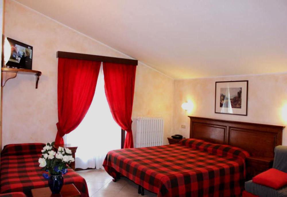 Hotel Al Caminetto ヴァルトゥルナンシュ エクステリア 写真
