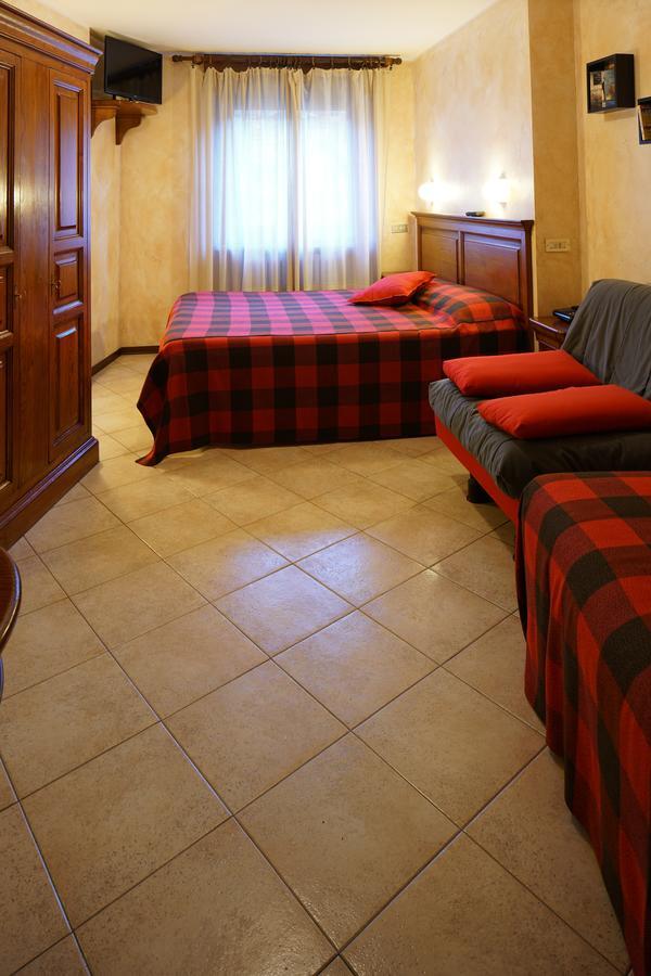 Hotel Al Caminetto ヴァルトゥルナンシュ エクステリア 写真