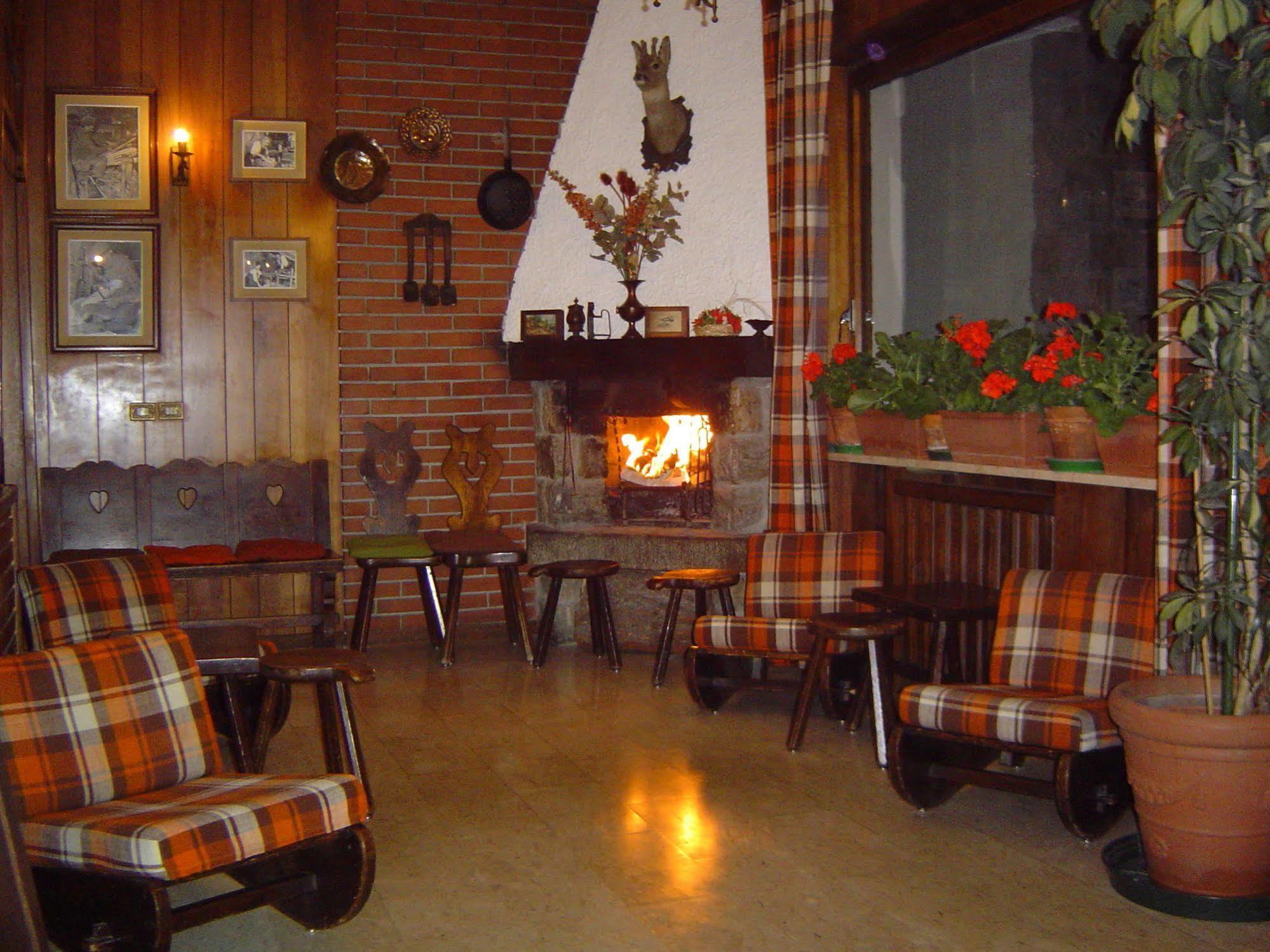 Hotel Al Caminetto ヴァルトゥルナンシュ エクステリア 写真