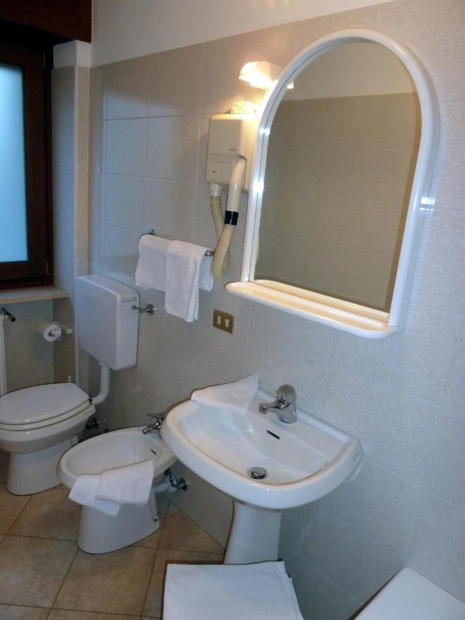 Hotel Al Caminetto ヴァルトゥルナンシュ 部屋 写真