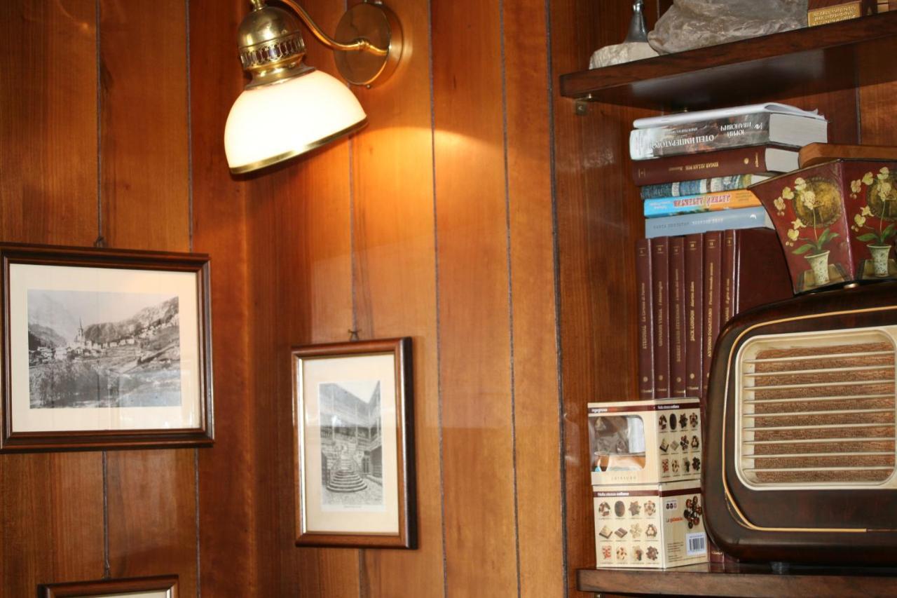 Hotel Al Caminetto ヴァルトゥルナンシュ エクステリア 写真